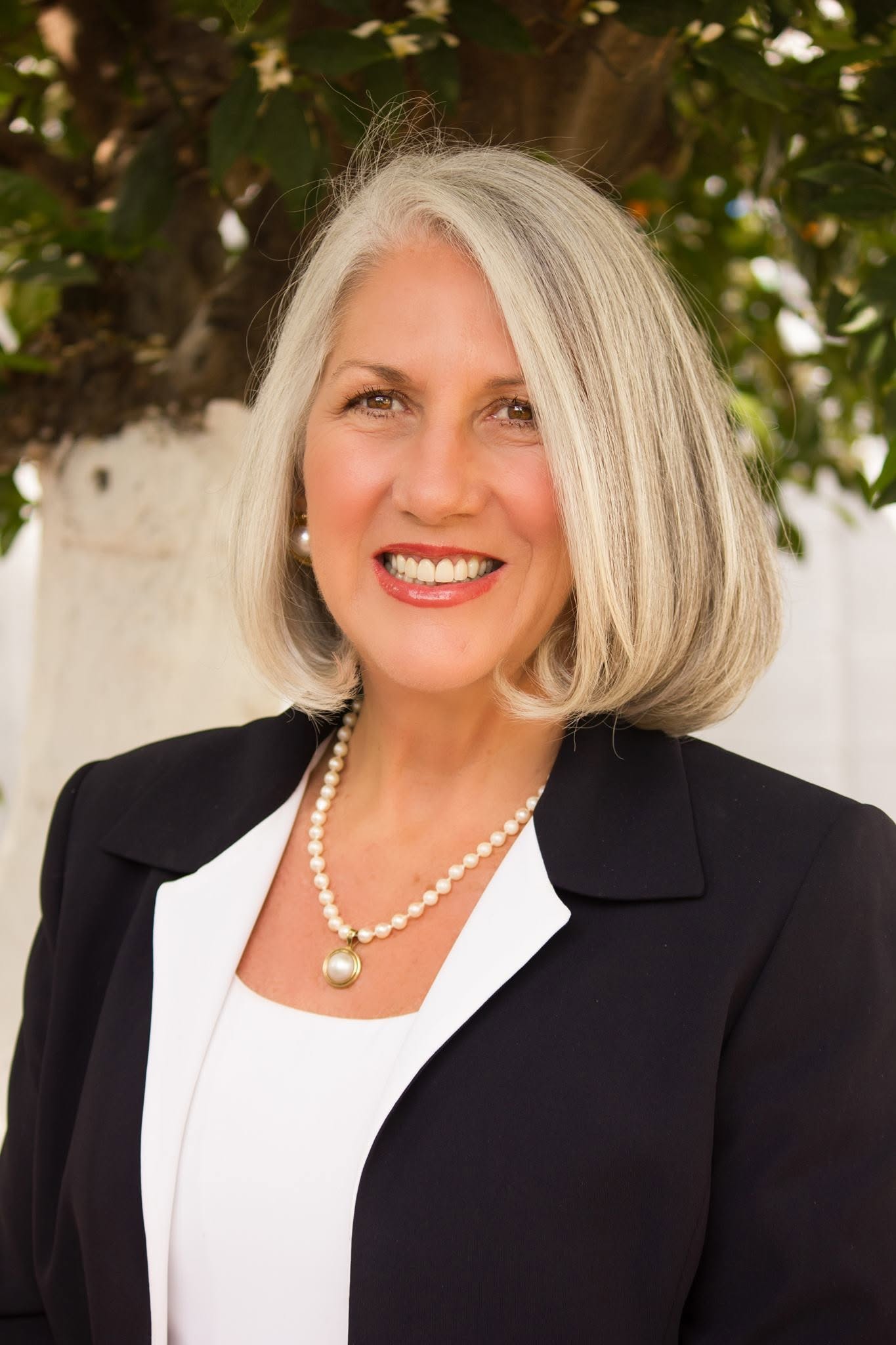Diane Scott headshot