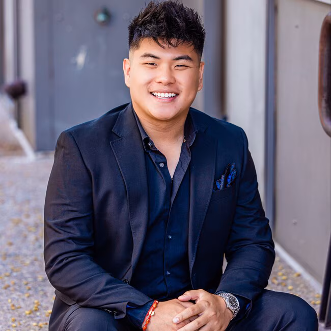 Alex Li headshot