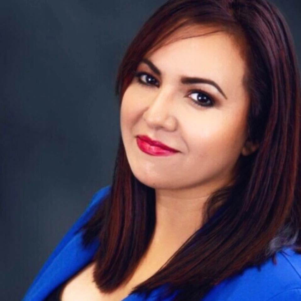 Carolina Decker headshot
