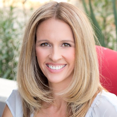Laura Jewett headshot