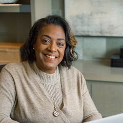 Hope Harris headshot
