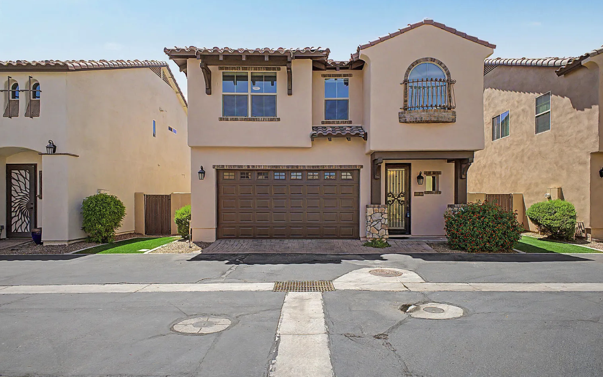 3345 E Pinchot Ave #2, Phoenix AZ 85018 — photo 1 — Best Home On Tour, Phoenix, AZ 85016 (August 19, 2026)