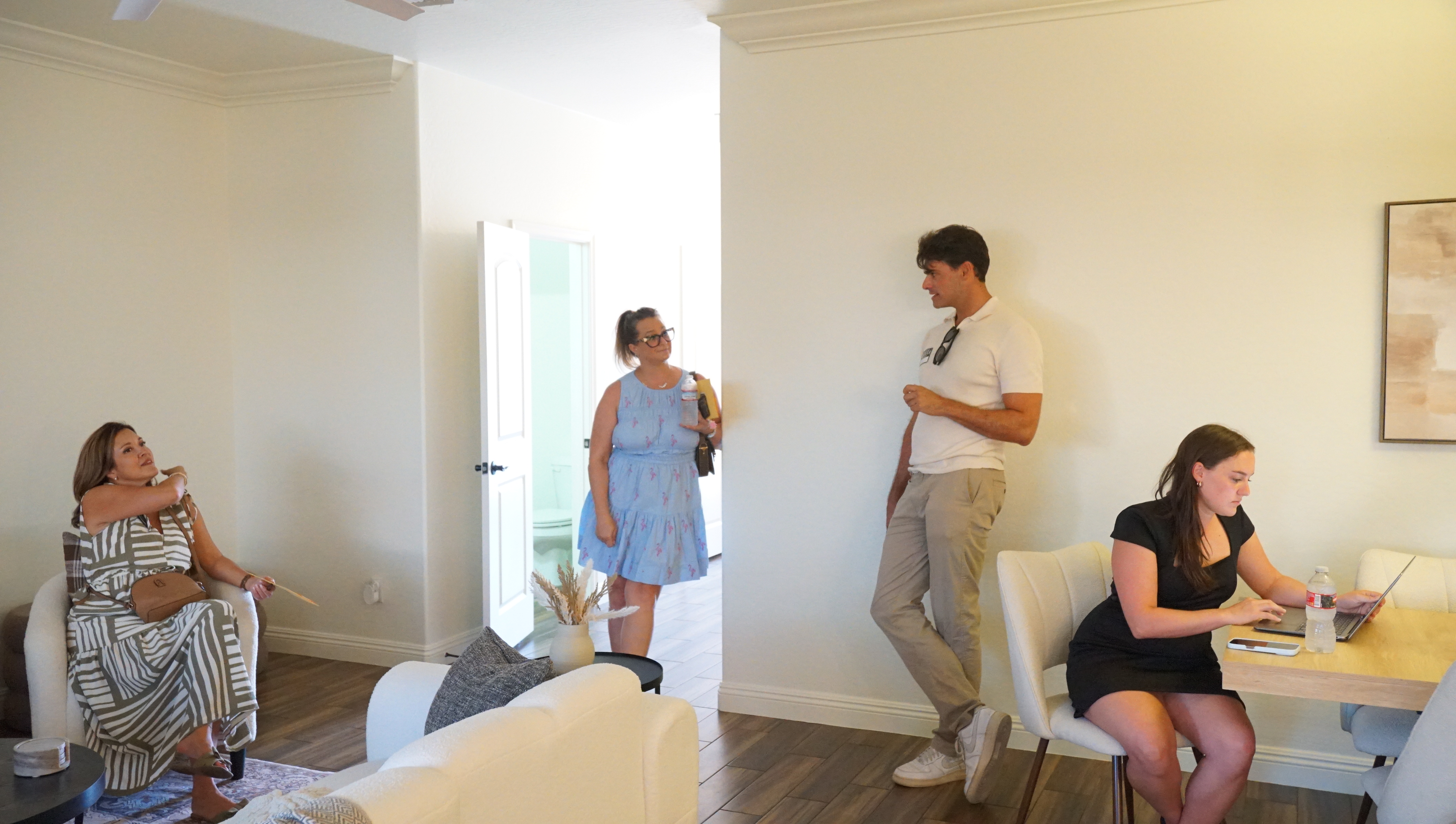 3345 E Pinchot Ave #2, Phoenix AZ 85018 — photo 4 — Best Home On Tour, Phoenix, AZ 85016 (August 19, 2026)