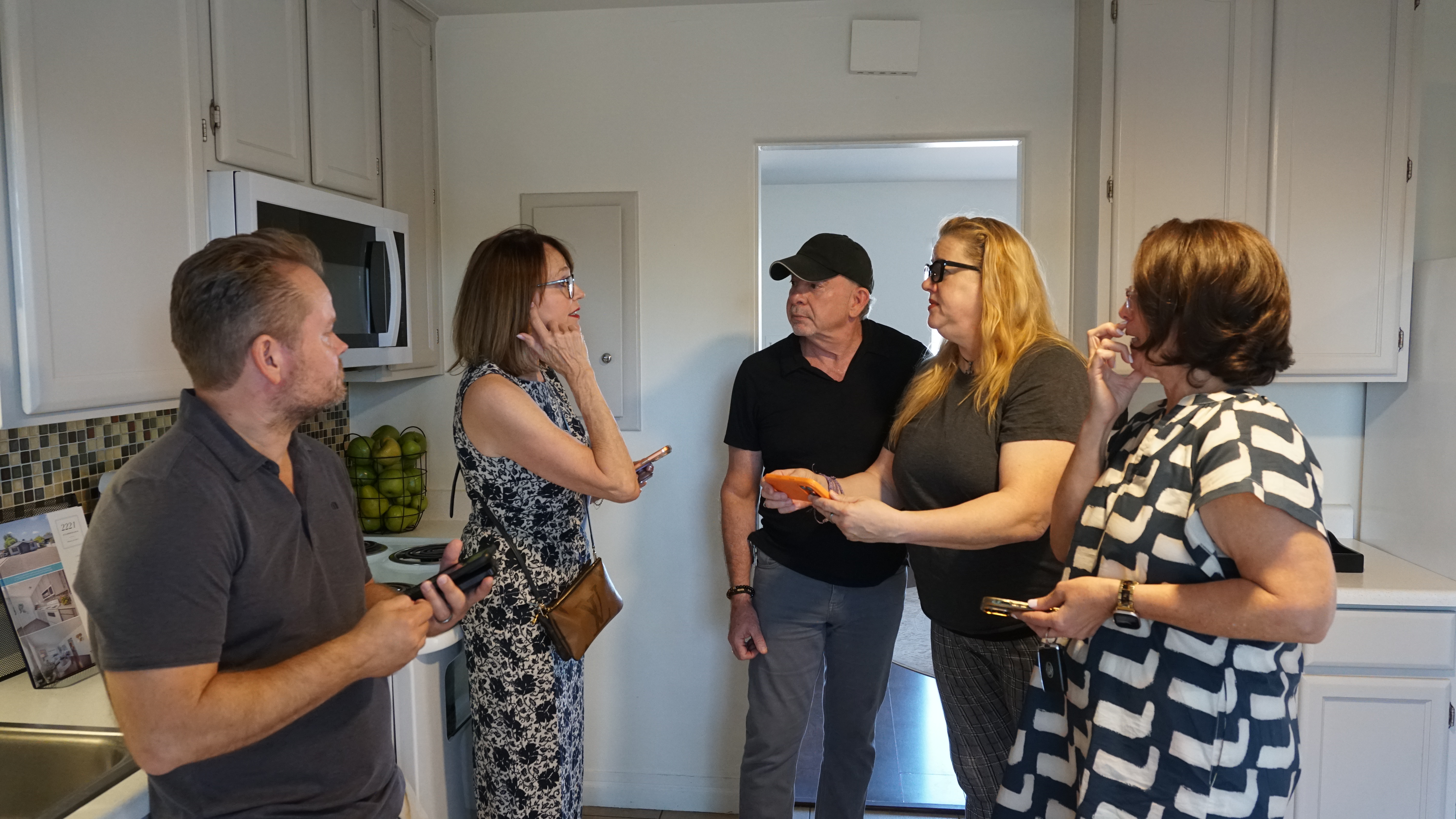 2221 W Clarendon Ave, Phoenix AZ 85015 — photo 5 — Best Home On Tour, Phoenix, AZ  (September 30, 2026)