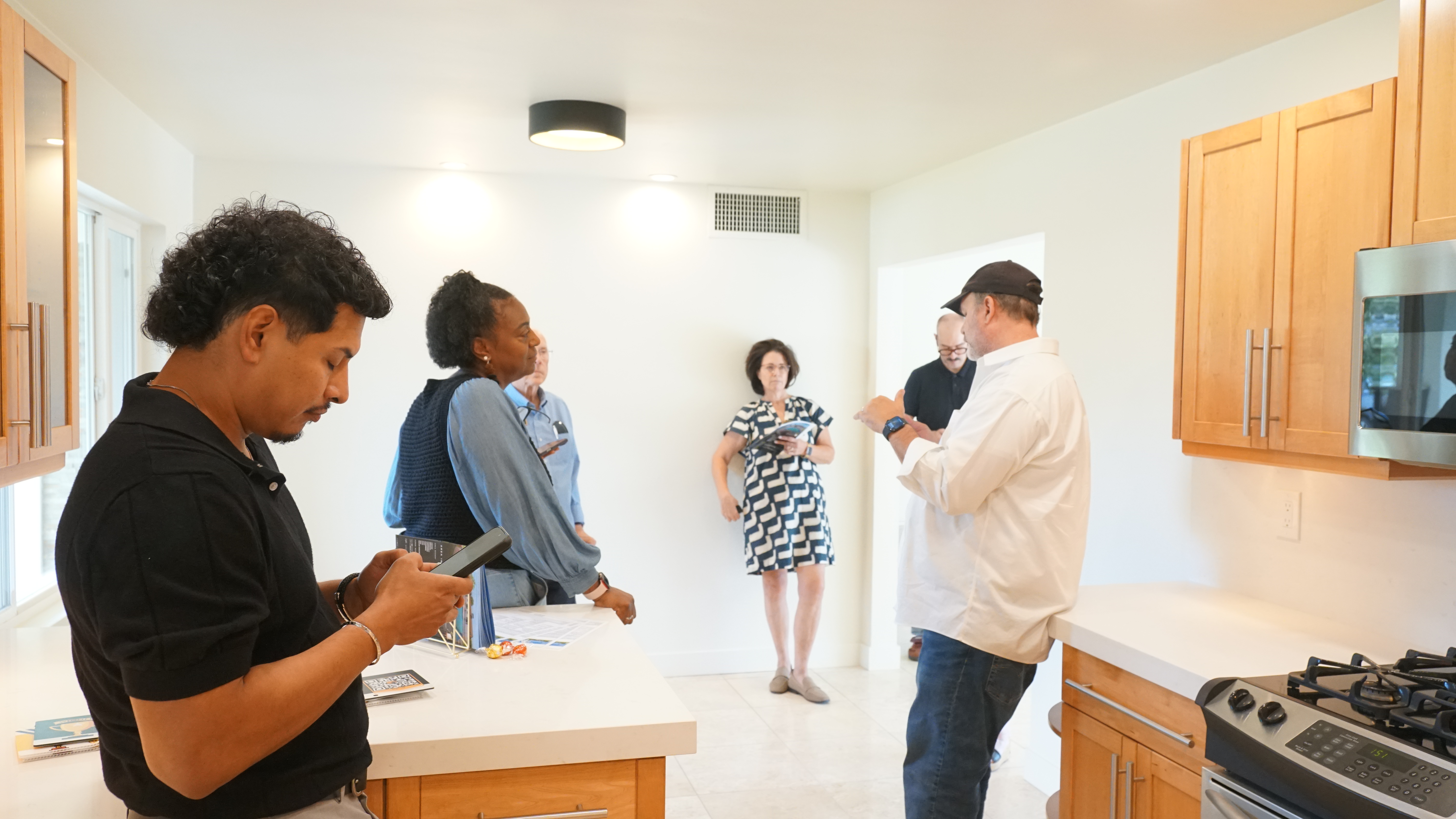 6745 N 12th Way, Phoenix AZ 85014 — photo 4 — Best Home On Tour, Phoenix, AZ  (September 30, 2026)
